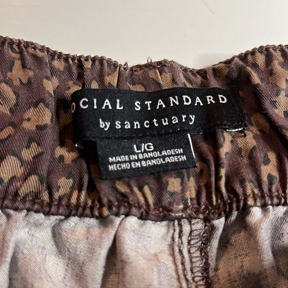 Social Standard by Sanctuary leopard print boardwalk shorts elastic waist SZ L - Picture 7 of 7